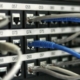 Netzwerkkabel in einem Patchfeld